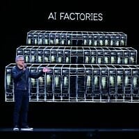 Le PDG de Nvidia, Jensen Huang, s'exprimant lors du Live Keynote Pregame pendant la Nvidia GTC (GPU Technology Conference), à Washington, le 28 octobre 2025. (Crédit : Jim Watson/AFP)