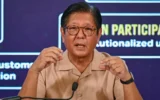 Le président philippin Ferdinand Marcos Jr. lors d'une conférence de presse au palais Malacanang à Manille, le 13 novembre 2025. (Crédit : Jam STA ROSA / AFP)