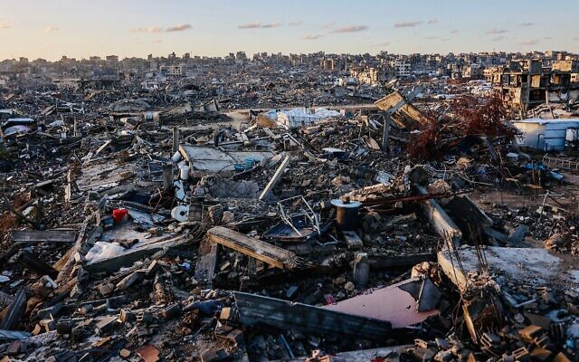 Vue générale après de fortes pluies à Jabaliya, dans le nord de la bande de Gaza, le 25 novembre 2025. (Crédit : Omar al-Qattaa/AFP) Vue générale après de fortes pluies à Jabaliya, dans le nord de la bande de Gaza, le 25 novembre 2025. (Crédit : Omar al-Qattaa/AFP)