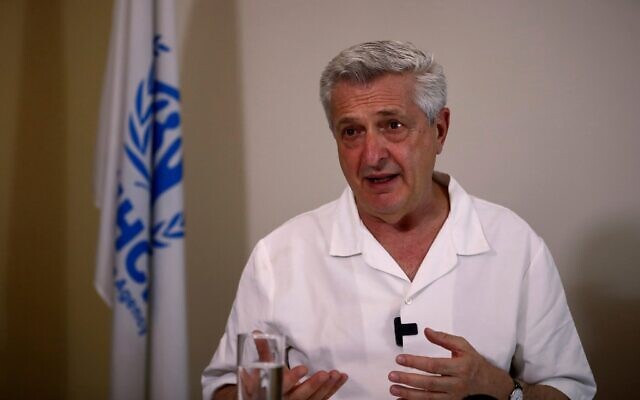 Le Haut Commissaire des Nations unies pour les réfugiés, Filippo Grandi, s'entretenant avec l'Associated Press, à Damas, en Syrie, le 20 juin 2025. (Crédit : Omar Sanadiki/AP)