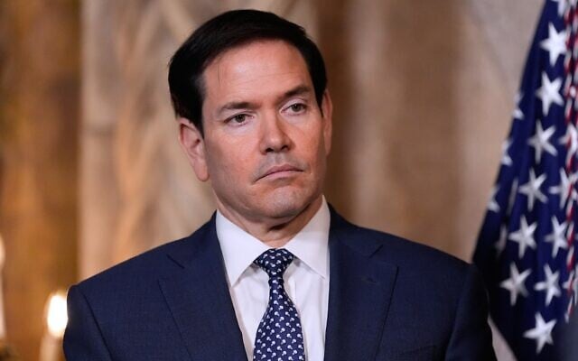 Le secrétaire d'État américain Marco Rubio au club Mar-a-Lago, à Palm Beach, en Floride, le 22 décembre 2025. (Crédit : Alex Brandon/AP) Le secrétaire d'État américain Marco Rubio au club Mar-a-Lago, à Palm Beach, en Floride, le 22 décembre 2025. (Crédit : Alex Brandon/AP)