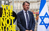 Le maire de Nice, Christian Estrosi, lors d'un rassemblement en hommage aux victimes du 7 octobre et en soutien aux otages, au Palais de Justice de Nice, le 23 juin 2024. (Crédit : Philippe Viglietti)
