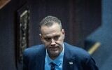 Le ministre de Culture et Sports, Miki Zohar, assistant à une séance plénière dans la salle plénière de la Knesset, à Jérusalem, le 26 novembre 2025. (Crédit : Yonatan Sindel/Flash90)