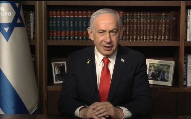 Le Premier ministre Benjamin Netanyahu s'exprime dans un message vidéo depuis son bureau, le 22 décembre 2025. (Capture d'écran/ GPO)