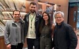 De gauche à droite : Amit Krig, vice-président senior et directeur du centre de recherche et développement de NVIDIA en Israël, Avinatan Or, employé de NVIDIA et ancien otage, Noa Argamani, ancienne otage, et Jensen Huang, fondateur et PDG de NVIDIA, lors d'une réunion au siège américain de l'entreprise après la libération d'Or des mains du Hamas, le 11 décembre 2025. (Crédit : NVIDIA via Noa Argamani sur X)