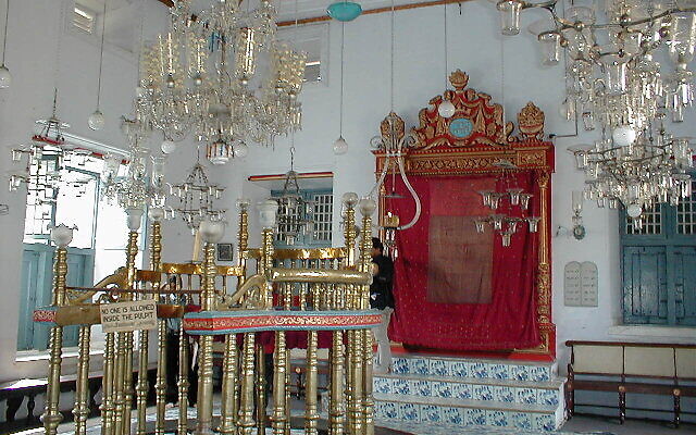La synagogue Paradesi, construite en 1568, à Cochin (Inde), ici photographiée en 2001. (Crédit : Jeep/CC BY 2.5)
