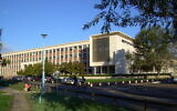 Le bâtiment A33 de l’université Bordeaux-I. (Crédit : Cépey/Domaine public)