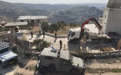 L'Administration civile saisit des dizaines d'artefacts archéologiques sur le site archéologique de Burj Lasana, au nord de Ramallah, en Cisjordanie, le 4 décembre 2025. (COGAT)