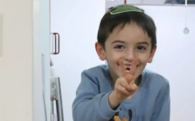 Ariel Hakkian, 6 ans, décédé de la grippe le 3 décembre 2025, dont l'intestin a été transplanté le lendemain à Daniel Haim Biton. (Autorisation) Ariel Hakkian, 6 ans, décédé de la grippe le 3 décembre 2025, dont l'intestin a été transplanté le lendemain à Daniel Haim Biton. (Autorisation)
