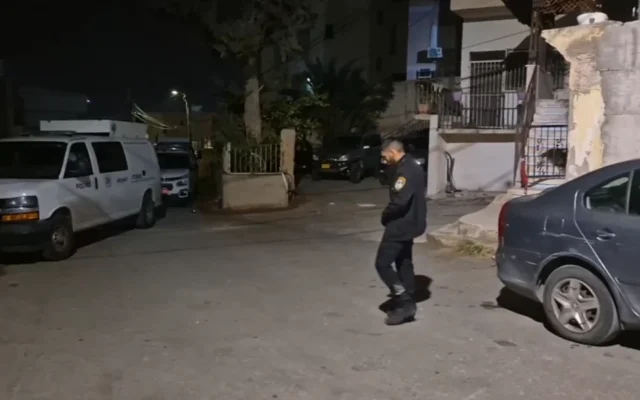 La police sur les lieux d'un homicide, à Tamra, une ville arabe du nord d'Israël, le 17 décembre 2025. Illustration (Crédit : Capture d'écran/Ynet)