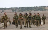 Illustration : Des réservistes israéliens lors d'un entraînement militaire dans les hauteurs du Golan, au nord d'Israël, le 30 octobre 2023. (Crédit : David Cohen/ Flash90)