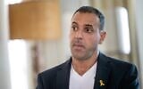 L'ancien otage Eli Sharabi, photographié à Herzliya le 20 octobre 2025. (Crédit : Fadel Senna/AFP)