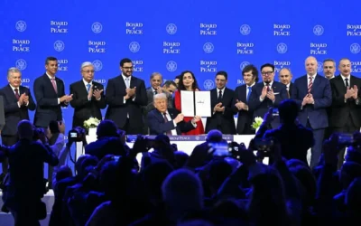 Le président du Paraguay, Santiago Pena (2ᵉ à partir de la gauche), le Premier ministre du Pakistan, Shehbaz Sharif (5ᵉ à partir de la gauche), la présidente du Kosovo, Vjosa Osmani (au centre à droite), le président de l'Argentine, Javier Milei (6ᵉ à partir de la droite), le Premier ministre de l'Arménie, Nikol Pashinyan (4ᵉ à partir de la droite), l'ancien Premier ministre bulgare Rosen Zhelyazkov (3ᵉ à partir de la droite), le ministre des Affaires étrangères turc Hakan Fidan (2ᵉ à partir de la droite) et le président azerbaïdjanais Ilham Aliyev posent avec le président américain Donald Trump (au centre) tenant la Charte fondatrice signée lors de la réunion du Conseil de Paix pendant la réunion annuelle du Forum économique mondial (WEF), à Davos, en Suisse, le 22 janvier 2026. (Crédit : Fabrice Coffrini/AFP) Le président du Paraguay, Santiago Pena (2ᵉ à partir de la gauche), le Premier ministre du Pakistan, Shehbaz Sharif (5ᵉ à partir de la gauche), la présidente du Kosovo, Vjosa Osmani (au centre à droite), le président de l'Argentine, Javier Milei (6ᵉ à partir de la droite), le Premier ministre de l'Arménie, Nikol Pashinyan (4ᵉ à partir de la droite), l'ancien Premier ministre bulgare Rosen Zhelyazkov (3ᵉ à partir de la droite), le ministre des Affaires étrangères turc Hakan Fidan (2ᵉ à partir de la droite) et le président azerbaïdjanais Ilham Aliyev posent avec le président américain Donald Trump (au centre) tenant la Charte fondatrice signée lors de la réunion du Conseil de Paix pendant la réunion annuelle du Forum économique mondial (WEF), à Davos, en Suisse, le 22 janvier 2026. (Crédit : Fabrice Coffrini/AFP)