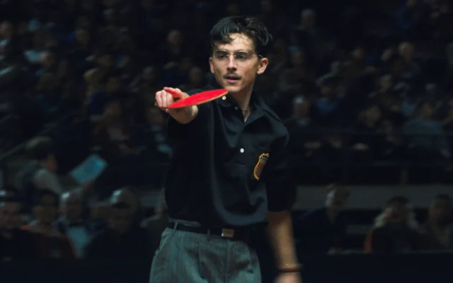 Cette image diffusée par A24 montre Timothée Chalamet dans une scène de « Marty Supreme ». (A24 via AP)