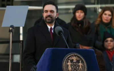 Le maire de New York, Zohran Mandani, prend la parole après avoir prêté serment, le jour de son investiture, à l'hôtel de ville de New York, le 1er janvier 2026. (AP/Heather Khalifa)