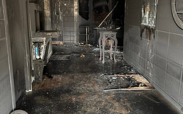Les dégâts causés par un incendie à la congrégation Beth Israel, à Jackson, dans le Mississippi, le 10 janvier 2026. (Crédit : Congrégation Beth Israel via AP) Les dégâts causés par un incendie à la congrégation Beth Israel, à Jackson, dans le Mississippi, le 10 janvier 2026. (Crédit : Congrégation Beth Israel via AP)