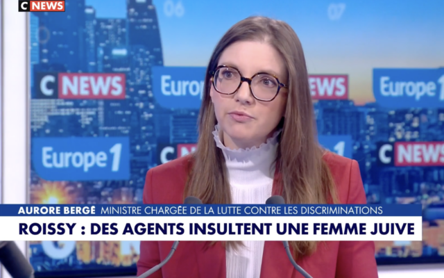 Aurore Bergé, ministre chargée de l'Égalité et de la Lutte contre les discriminations, sur CNews, le 5 janvier 2026. (Crédit : Capture d’écran CNews)