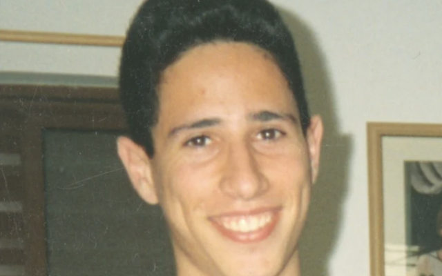 Guy Hever à 17 ans. Le soldat âgé de 20 ans a quitté un poste de garde sur le plateau du Golan et a disparu sans laisser de trace. (Crédit : autorisation de Rina Hever) Guy Hever à 17 ans. Le soldat âgé de 20 ans a quitté un poste de garde sur le plateau du Golan et a disparu sans laisser de trace. (Crédit : autorisation de Rina Hever)
