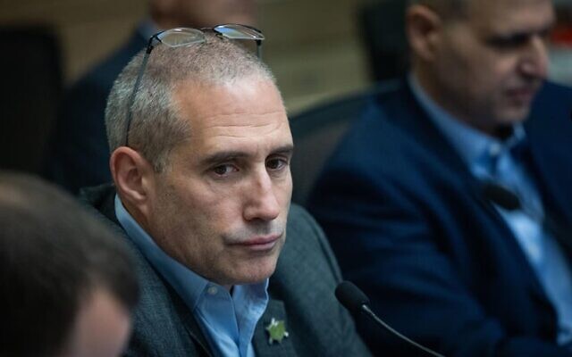 Le président de la commission des finances, le député Hanoch Milwidsky, préside une réunion de la commission des Finances de la Knesset, le 5 janvier 2026. (Crédit : Yonatan Sindel/Flash90)