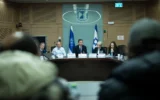Le député Boaz Bismuth préside une réunion de la commission des Affaires étrangères et de la Défense de la Knesset, le 15 janvier 2026. (Crédit : Chaim Goldberg/Flash90)