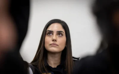 La surintendante de police Rinat Saban arrive au tribunal de Jérusalem pour une audience concernant le refus du ministre de la Sécurité intérieure, Itamar Ben Gvir, de valider sa promotion, le 25 janvier 2026. (Yonatan Sindel/Flash90)