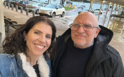Yaakov Harari avec sa fille Yael. (Autorisation de la famille, via le ministère des Affaires étrangères)