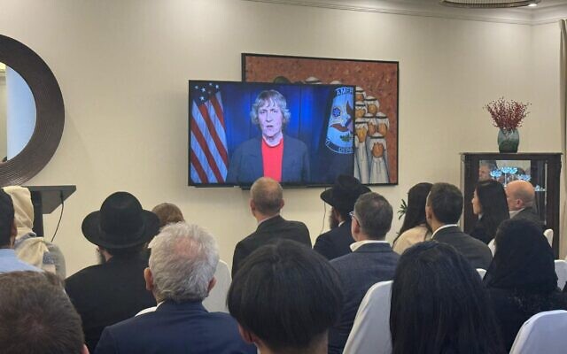 L'ambassade des États-Unis en Arabie saoudite a organisé, à l'occasion de la Journée internationale de commémoration de l'Holocauste, le 27 janvier 2026. (Crédit : Capture d'écran/X) L'ambassade des États-Unis en Arabie saoudite a organisé, à l'occasion de la Journée internationale de commémoration de l'Holocauste, le 27 janvier 2026. (Crédit : Capture d'écran/X)