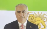 Reza Pahlavi, figure de l'opposition iranienne et fils du shah déchu, faisant une déclaration vidéo le 11 janvier 2026. (Crédit : Capture d'écran/X)