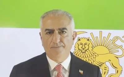 Reza Pahlavi, figure de l'opposition iranienne et fils du shah déchu, faisant une déclaration vidéo le 11 janvier 2026. (Crédit : Capture d'écran/X)