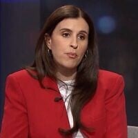 L'auteure palestino-australienne Randa Abdel-Fattah s'exprimant lors d'une table ronde organisée par l'Australian Broadcasting Corporation sur le conflit israélo-palestinien, le 27 mai 2021. (Crédit : Capture d'écran)