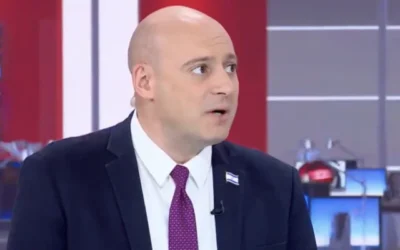 Le correspondant diplomatique de la Quatorzième chaîne, Tamir Morag, prend la parole lors du journal télévisé du soir, le 13 janvier 2026. (Capture d'écran : Quatorzième chaîne) Le correspondant diplomatique de la Quatorzième chaîne, Tamir Morag, prend la parole lors du journal télévisé du soir, le 13 janvier 2026. (Capture d'écran : Quatorzième chaîne)