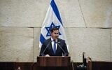 Le député du Likud Dan Illouz s'exprimant devant la Knesset, en 2025. (Autorisation)