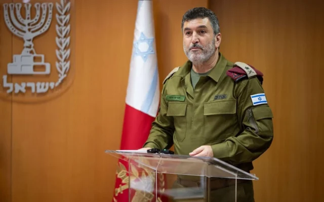 Le nouveau chef du COGAT, le général de division Yoram Halevi, s'exprime lors d'une cérémonie après avoir été promu général de division, au quartier général de Tsahal à Tel Aviv, le 29 janvier 2026. (Crédit : Armée israélienne) Le nouveau chef du COGAT, le général de division Yoram Halevi, s'exprime lors d'une cérémonie après avoir été promu général de division, au quartier général de Tsahal à Tel Aviv, le 29 janvier 2026. (Crédit : Armée israélienne)
