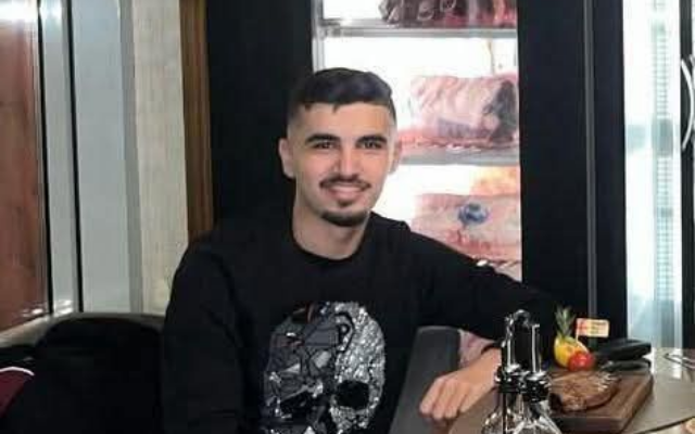 Mahmoud Jasser Abu Arar, un étudiant en médecine tué par balle à Arara Banegev le 7 janvier 2025, sur une photo non datée. (Crédit : Facebook) Mahmoud Jasser Abu Arar, un étudiant en médecine tué par balle à Arara Banegev le 7 janvier 2025, sur une photo non datée. (Crédit : Facebook)