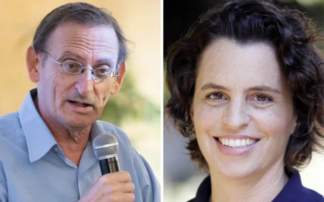 À gauche : Dov Khenin, président du Forum climatique israélien, s’adresse à une réunion des représentants du conseil bédouin sur la préparation au changement climatique à Beer Sheva, le 6 novembre 2024. (Crédit : Forum climatique israélien) ; à droite : Netta Galnoor-Tene, PDG du Forum climatique israélien. (Crédit : Yael Tzur)