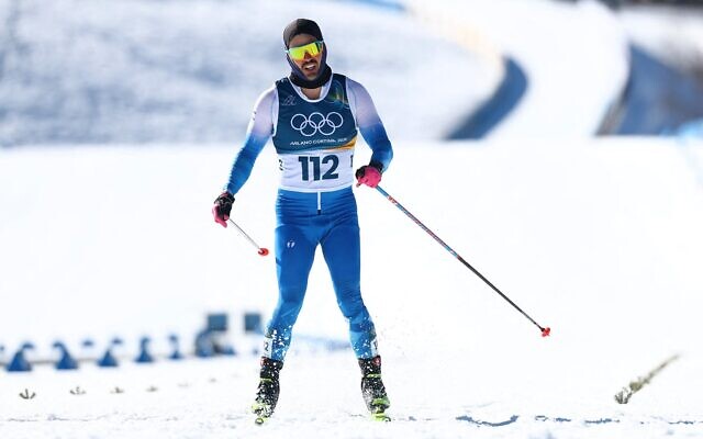 L'Israélien Attila Mihaly Kertesz participe à l'épreuve masculine de ski de fond de 10 km aux Jeux olympiques de Milan-Cortina 2026 à Lago, en Italie, le 13 février 2026. (Crédit : REUTERS/Kai Pfaffenbach) L'Israélien Attila Mihaly Kertesz participe à l'épreuve masculine de ski de fond de 10 km aux Jeux olympiques de Milan-Cortina 2026 à Lago, en Italie, le 13 février 2026. (Crédit : REUTERS/Kai Pfaffenbach)