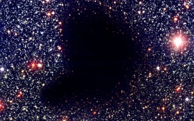 La nébuleuse Barnard 68, située dans la constellation d'Ophiuchus, à environ 400 années-lumière de la Terre. À l'aide du télescope spatial James Webb de la NASA, le Dr Shmuel Bialy du Technion-Institut israélien de technologie et son équipe ont mesuré les signaux émis par cette nébuleuse suite à l'excitation moléculaire de l'hydrogène par les rayons cosmiques. (Avec l'aimable autorisation / Observatoire européen austral)