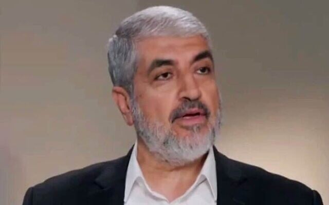 Le haut responsable du Hamas Khaled Meshaal interviewé par Al Jazeera, le 10 décembre 2025. (Crédit : Capture d'écran/X)