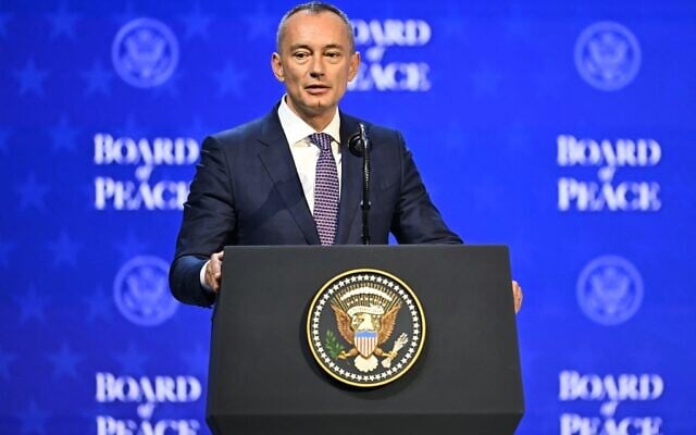 Nickolay Mladenov, Haut Représentant pour Gaza, s'exprimant lors de la réunion du « Conseil de Paix » pendant la réunion annuelle du Forum économique mondial (WEF) à Davos, le 22 janvier 2026. Le président américain Donald Trump présentera son nouveau « Conseil de Paix », à Davos, le 22 janvier 2026. (Crédit : Fabrice Coffrini/AFP) Nickolay Mladenov, Haut Représentant pour Gaza, s'exprimant lors de la réunion du « Conseil de Paix » pendant la réunion annuelle du Forum économique mondial (WEF) à Davos, le 22 janvier 2026. Le président américain Donald Trump présentera son nouveau « Conseil de Paix », à Davos, le 22 janvier 2026. (Crédit : Fabrice Coffrini/AFP)