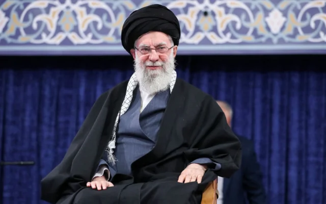 L'ayatollah Ali Khamenei lors d'un discours prononcé à Téhéran le 17 février 2026. (Crédit : KHAMENEI.IR/AFP)