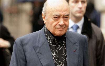 Mohamed Al Fayed, le père de Dodi Fayed, décédé avec la princesse Diana à Paris en 1997, arrive à la Haute Cour de Londres, dans le centre de Londres, le 14 janvier 2008, pour l'enquête sur la mort de la princesse de Galles. (Crédit : SHAUN CURRY / AFP)