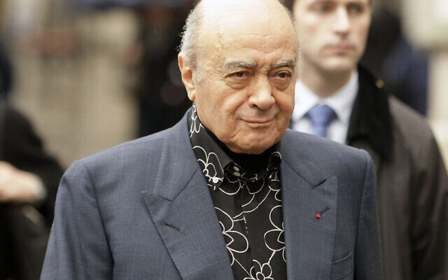 Mohamed Al Fayed, le père de Dodi Fayed, décédé avec la princesse Diana à Paris en 1997, arrive à la Haute Cour de Londres, dans le centre de Londres, le 14 janvier 2008, pour l'enquête sur la mort de la princesse de Galles. (Crédit : SHAUN CURRY / AFP) Mohamed Al Fayed, le père de Dodi Fayed, décédé avec la princesse Diana à Paris en 1997, arrive à la Haute Cour de Londres, dans le centre de Londres, le 14 janvier 2008, pour l'enquête sur la mort de la princesse de Galles. (Crédit : SHAUN CURRY / AFP)