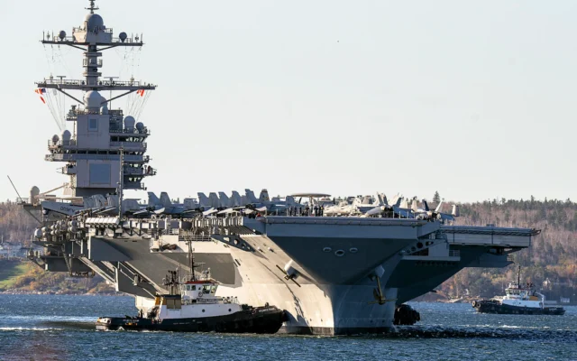 L'USS Gerald R. Ford arrive à Halifax le 28 octobre 2022. (Crédit : Andrew Vaughan/La Presse canadienne via AP) L'USS Gerald R. Ford arrive à Halifax le 28 octobre 2022. (Crédit : Andrew Vaughan/La Presse canadienne via AP)