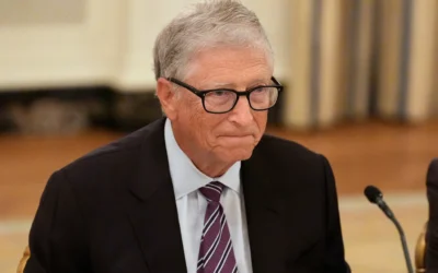 Bill Gates participe à un dîner avec le président américain Donald Trump dans la salle à manger d'apparat de la Maison Blanche, le 4 septembre 2025, à Washington. (Crédit : AP/Alex Brandon)