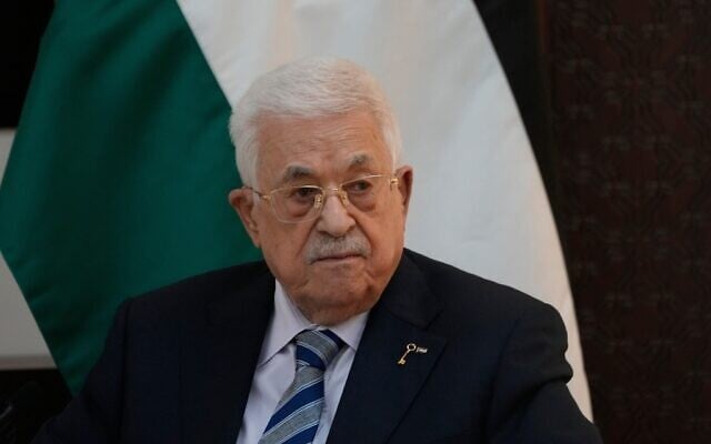 Le dirigeant de l'Autorité palestinienne Mahmoud Abbas, dans la ville de Ramallah, en Cisjordanie, le 22 décembre 2025. (Crédit : Nasser Nasser/AP Photo/Pool) Le dirigeant de l'Autorité palestinienne Mahmoud Abbas, dans la ville de Ramallah, en Cisjordanie, le 22 décembre 2025. (Crédit : Nasser Nasser/AP Photo/Pool)