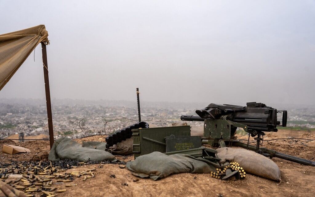 Vue du quartier de Shejaiya à Gaza-City depuis une position de l'armée israélienne dans la bande de Gaza, le 9 février 2026. (Crédit : Emanuel Fabian/Times of Israel) Vue du quartier de Shejaiya à Gaza-City depuis une position de l'armée israélienne dans la bande de Gaza, le 9 février 2026. (Crédit : Emanuel Fabian/Times of Israel)