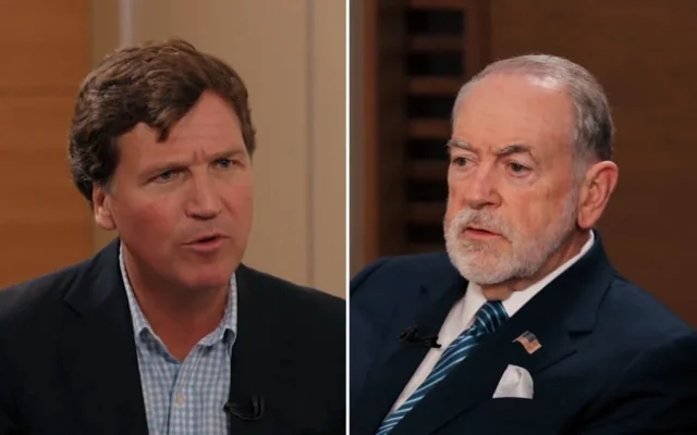 Tucker Carlson (à gauche) interviewe l’ambassadeur américain en Israël Mike Huckabee à l’aéroport Ben Gurion dans un épisode de podcast publié le 20 février 2026. (Crédit : Capture d’écran/X) Tucker Carlson (à gauche) interviewe l’ambassadeur américain en Israël Mike Huckabee à l’aéroport Ben Gurion dans un épisode de podcast publié le 20 février 2026. (Crédit : Capture d’écran/X)