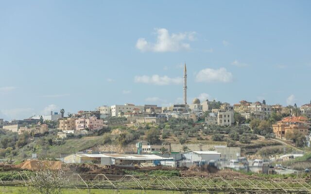 Vue de la ville mixte de Kafr Qara, au nord d'Israël, le 13 février 2025. (Crédit : Yossi Aloni/Flash90)