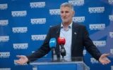 Le chef du parti des Démocrates, Yair Golan, lors d'une réunion de faction à la Knesset, à Jérusalem, le 2 février 2026. (Crédit : Yonatan Sindel/Flash90)
