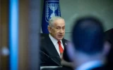 Le Premier ministre Benjamin Netanyahu lors d’une réunion de la commission des Affaires étrangères et de la Défense de la Knesset, à Jérusalem, le 5 février 2026 (Crédit : Yonatan Sindel/Flash90)